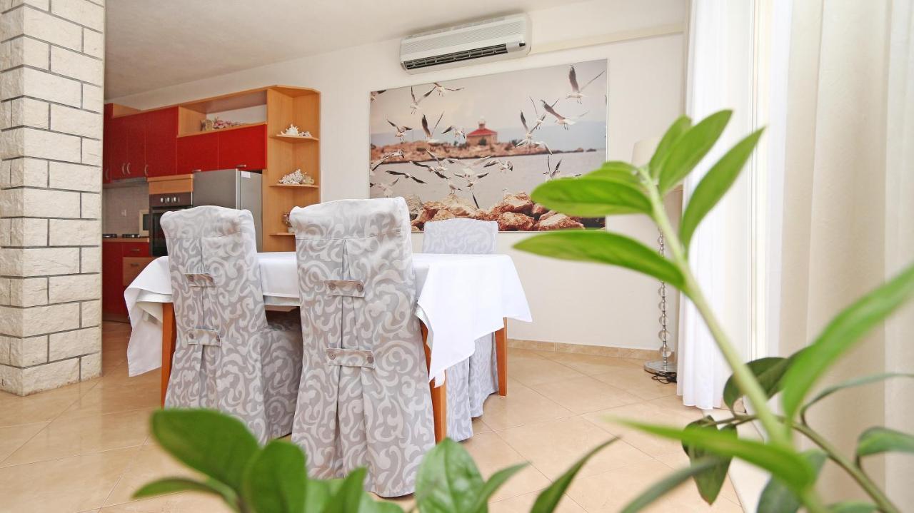 Apartments Emilija Makarska Exterior photo